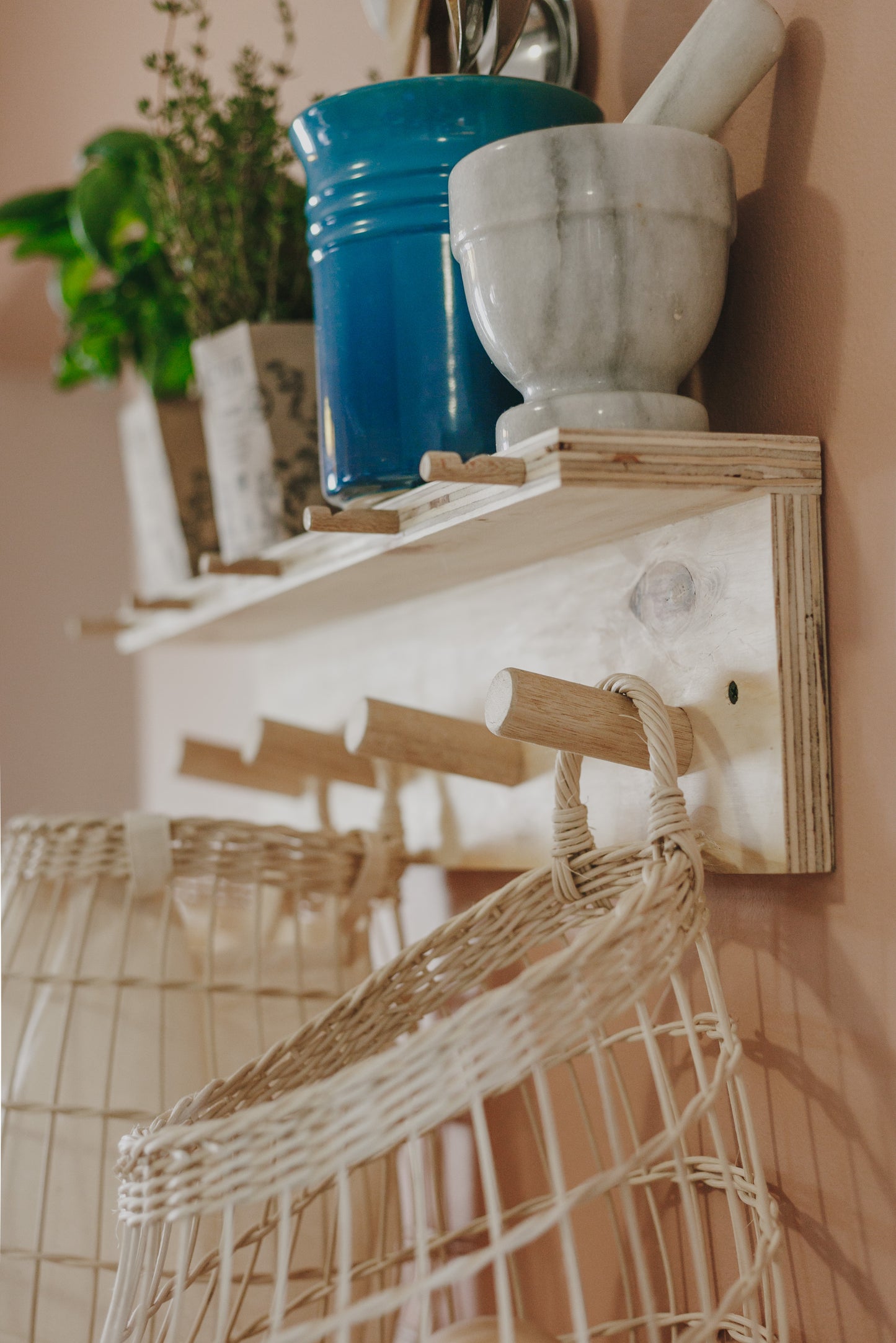 Baskiti Wall Hook with Ledge and small hooks