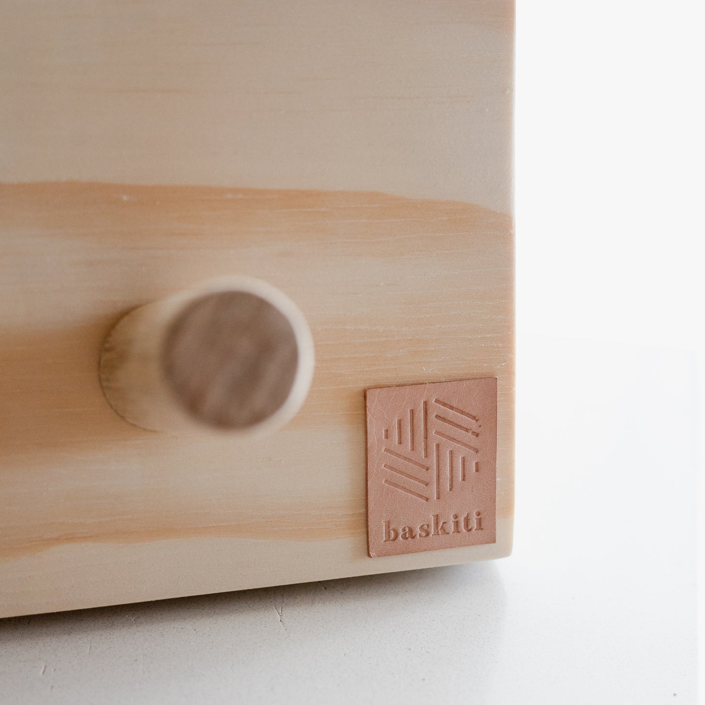 Baskiti Coat Hook
