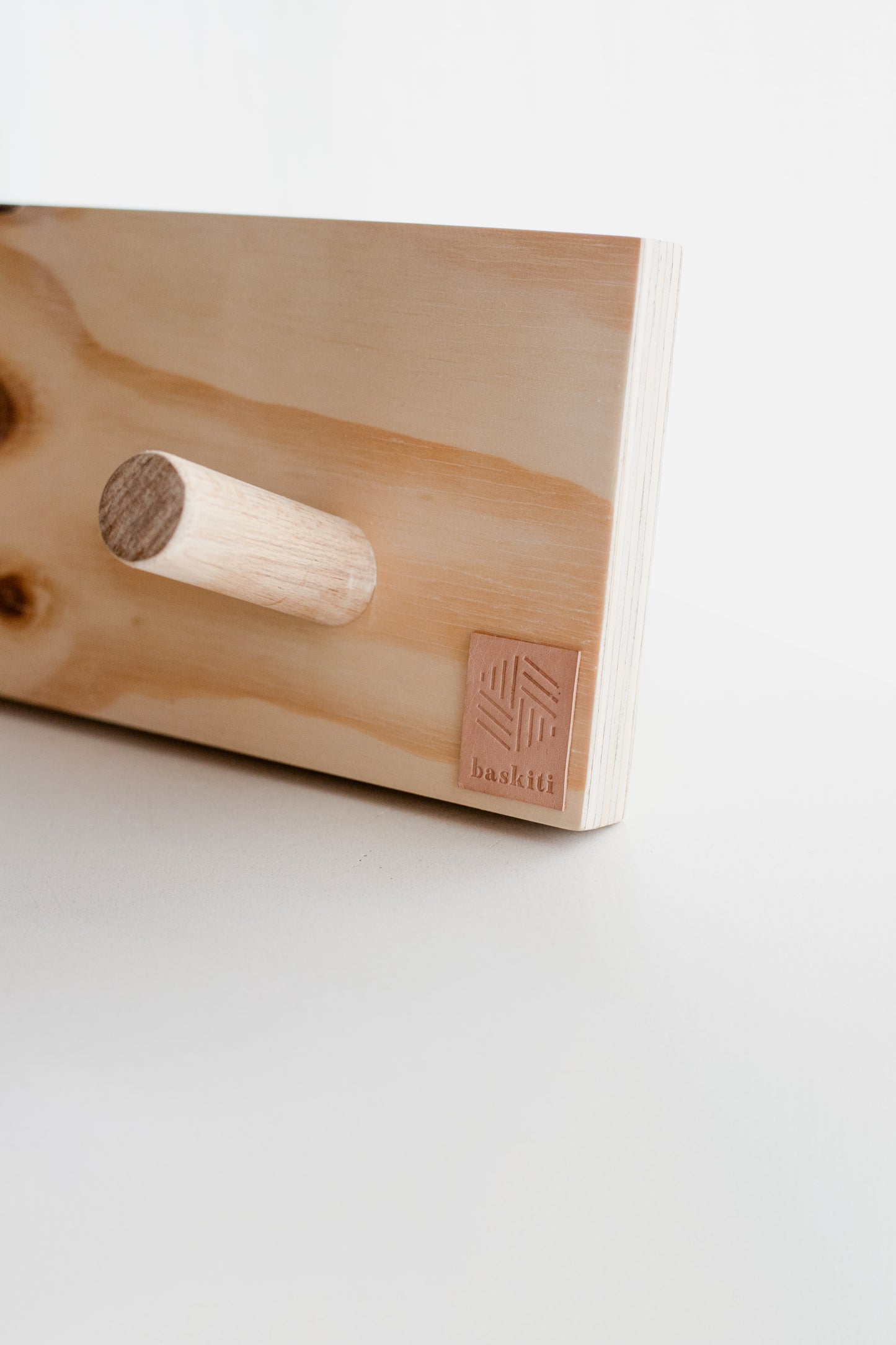 Baskiti Coat Hook
